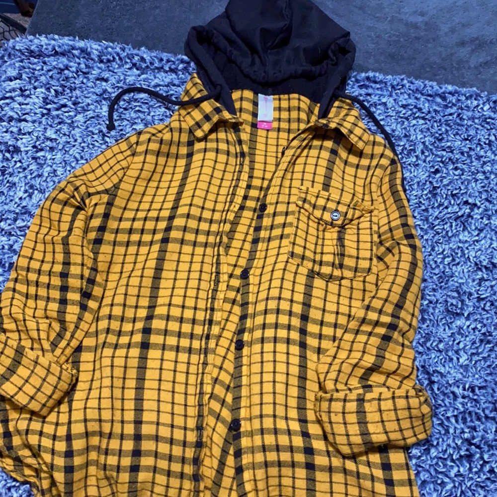 No Boundaries, Medium, yellow plaid hooded button up.